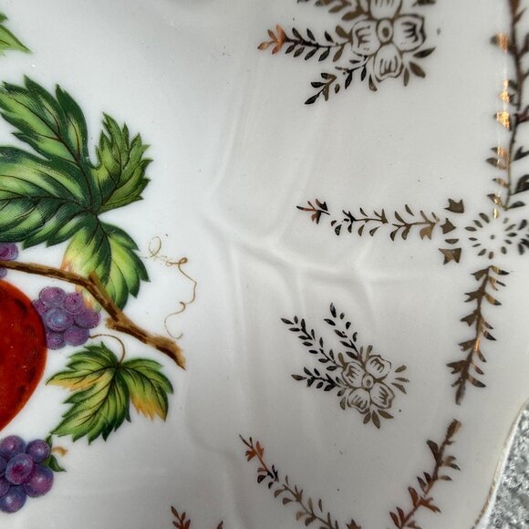 Vintage Porcelain Fruit Motif Decorative Shallow Bowl Scalloped Edge Gold Trim - Picture 16 of 16